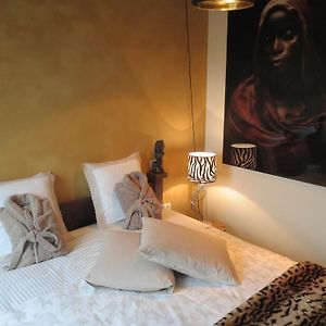 Deluxe Double Room Shower